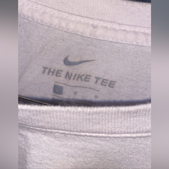 Nike White Air Maxes Distressed T-Shirt (Size Large) - Picture 3 of 3